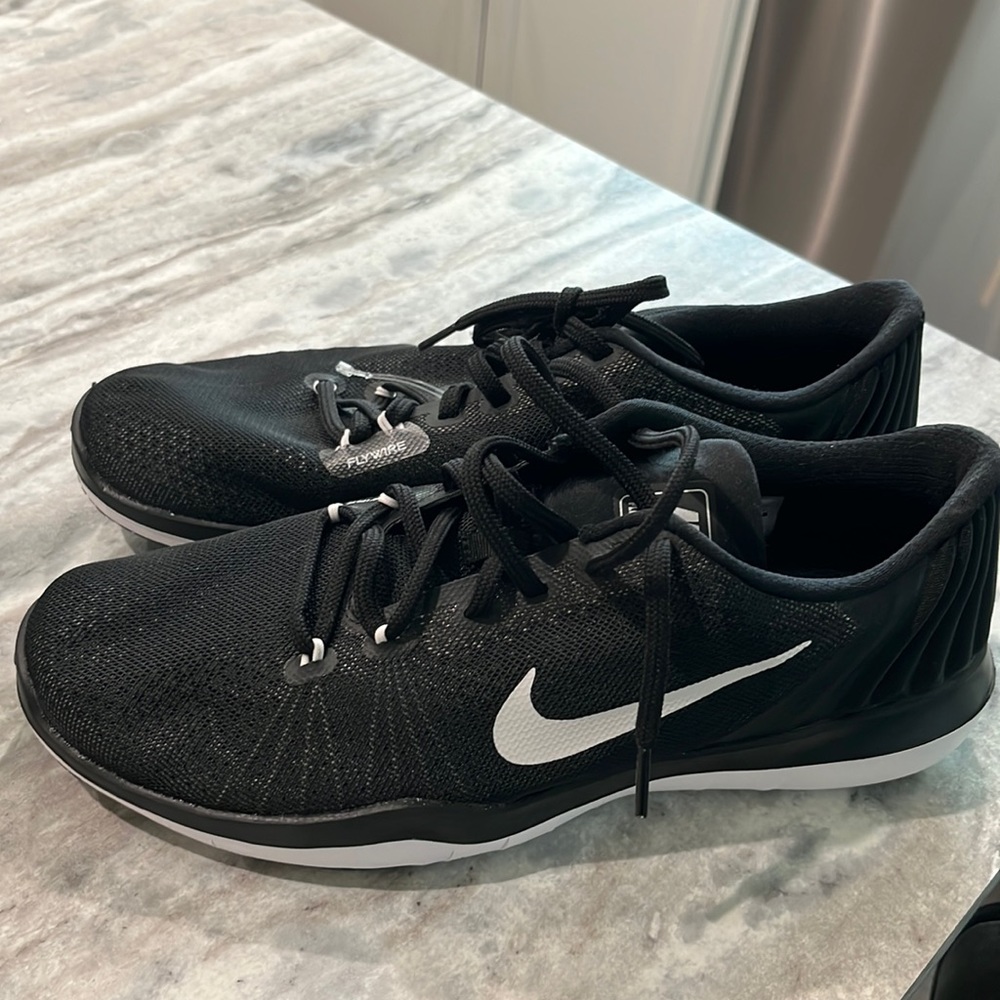 Black Men’s Nike Shoes, Size 11